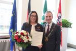 Catherine Yannidakis-Hahne erhielt Bundesverdienstkreuz am Bande